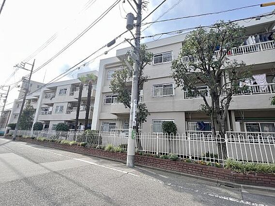 閑静な住宅街に...