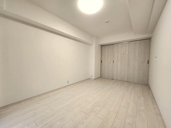真っ白い寝室