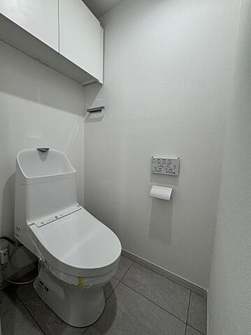 トイレ プラ−ティノ多摩川鵜の木弐番館 3階/-