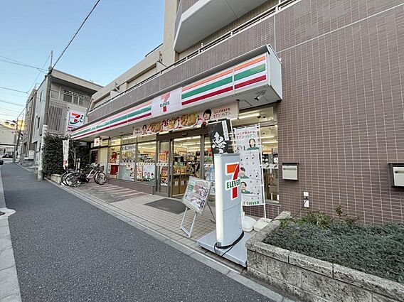 セブン-イレブ...