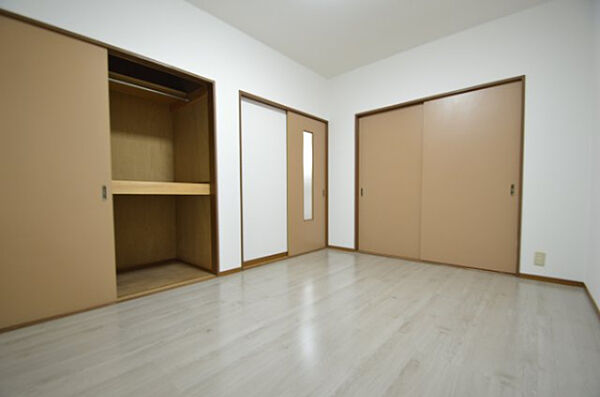 画像10:個人の部屋や寝室として使える洋室です