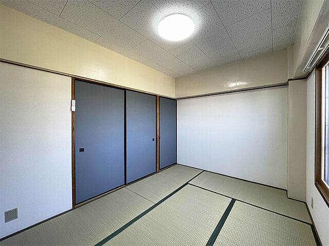 DK側和室収納。異なる場合は現況を優先します。