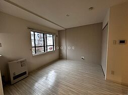 ＦＬＯＳ　ＰＲＯＶＡ（フロスプローヴァ） 202 2階1Kのリビング/ダイニング