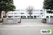 小学校「伊勢崎市立北第二小学校まで495m」