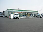 その他「ファミリーマート日野屋伊勢崎茂呂店まで435m」