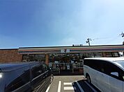 コンビニ「セブンイレブン前橋天川大島店まで446m」