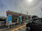 コンビニ「ミニストップ伊勢崎豊城町店まで814m」