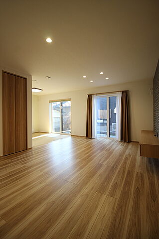 リビング/ダイニング 伊勢崎市北千木町1991-1