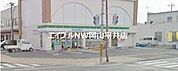 ファミリーマート築港新町店 1084m