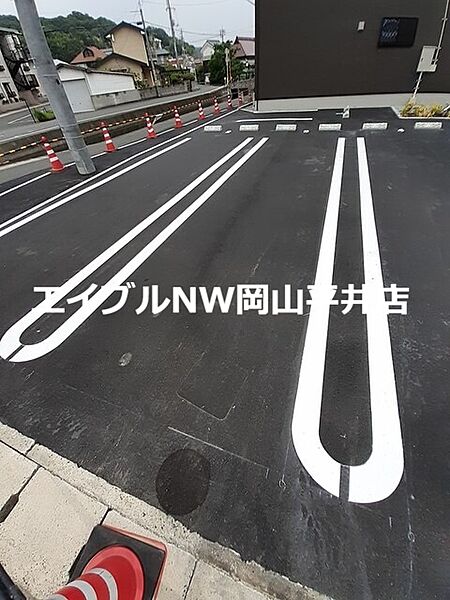 画像12:駐車場