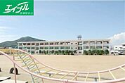 倉敷市立赤崎小学校 872m