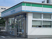 ファミリーマート岡山中島店 612m