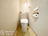 トイレ：清潔感と落ち着きのある快適なトイレ空間です。お手入れがしやすいデザインで、毎日の生活に欠かせない場所だからこそ心地よさを追求しています。