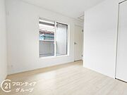 こちらのお部屋はバルコニーに面しており、日当たり、通風ともに良好です！