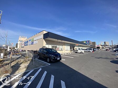 ライフ枚方大橋店 徒歩14分。 1050m