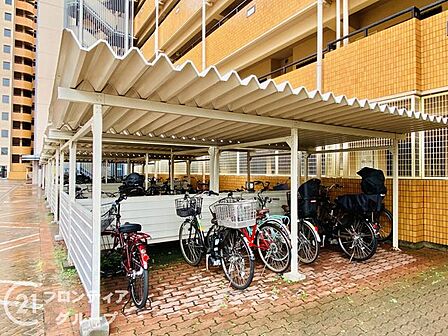 写真だけではわからない採光・広さ・周辺環境の実感は、実際に足を運んでみることが一番です。ご見学はいつでもご予約いただけます