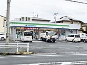 ファミリーマート豊橋吉川店 542m