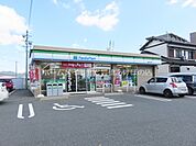 ファミリーマート豊橋向山町店 189m