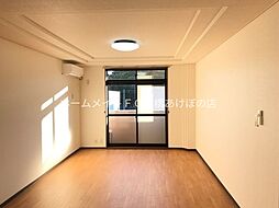 ヴィサージュ東森岡 2階ワンルームのリビング/ダイニング