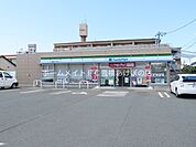 ファミリーマート豊橋前田二丁目店 402m
