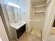 同型完成モデル