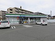 ファミリーマート豊橋東幸店 389m