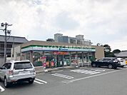 ファミリーマート豊橋多米東町三丁目店 126m