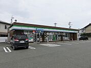 ファミリーマート豊橋江島店 181m