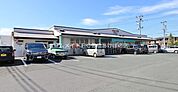 マルマサ牟呂店 186m