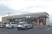 セブンイレブン豊橋神野新田町店 438m