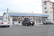 ローソン豊橋三郷北店 172m