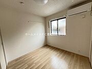 同型完成モデル