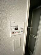 同型完成モデル
