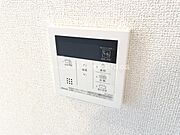 同型完成モデル