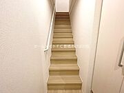 同型完成モデル