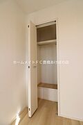 同型完成モデル