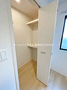 同型完成モデル