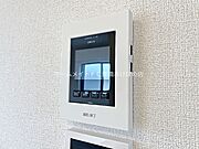 同型完成モデル