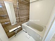 同型完成モデル