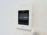 同型完成モデル
