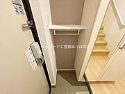 同型完成モデル
