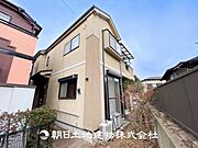 当たり前の日常に、この開放感ある眺望と共に閑静な住宅街の季節感を演出する四季折々の変化を楽しめる心地よい場所となります。
