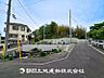外観：【現地写真】閑静な住宅地で子育てにも良い環境。緑に恵まれたエリアでゆとりある住環境が整っています。