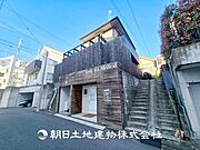 【外観写真】周囲の景観と調和し、心地よい暮らしを提供します。