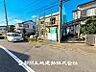 外観：【現地外観】 静かで子育てにも良い環境。緑に恵まれたエリアでゆとりある住環境が整っています。