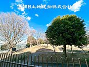 【眺望】温かい太陽を感じる事ができるのは、目の前に遮るものが無いから。彼方に広がる風景が絵画のように広がります。