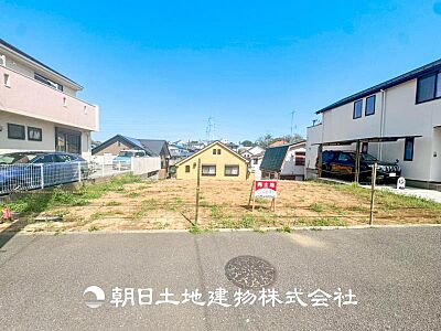外観:【外観写真】家族の色を映し出す洗練された邸宅は、ずっと輝き続けながらいつしか街の風景に溶け込み人と共に歩んでいきます。 外観:【外観写真】家族の色を映し出す洗練された邸宅は、ずっと輝き続けながらいつしか街の風景に溶け込み人と共に歩んでいきます。