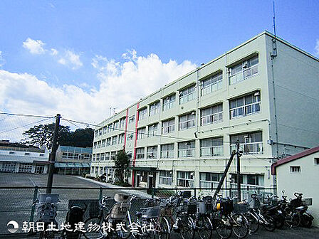 長津田小学校700m