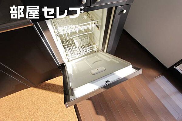 画像12:食器洗乾燥機付き。