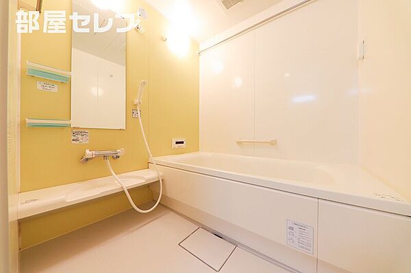 画像4:広々として使いやすい浴室